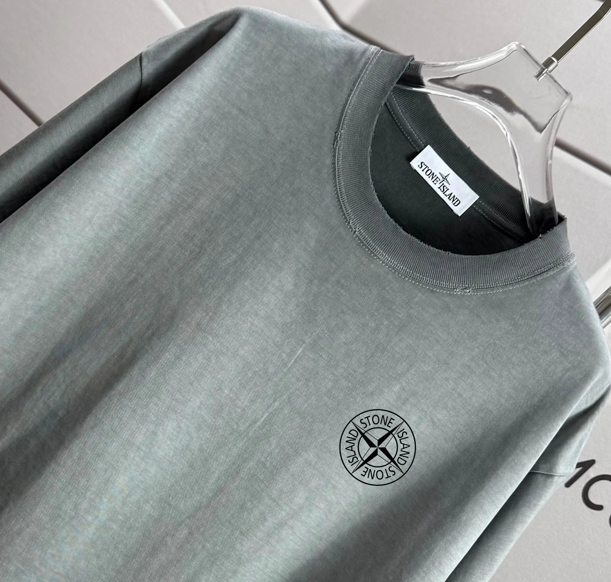 P160 Ston* islan* 石*岛 2025 autumn and winter new style Washed and worn 320g round neck short-sleeved tee Unisex loose version Color: Washed black Washed white Washed gray Brown Size: S M L XL XXL Size: S (90-130 pounds) M (120-150 pounds) L (140-165 pounds) (160-180 catties) XXL (180-210 catties)